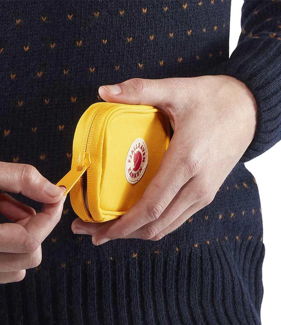 fjallraven-23780-kanken-card-wallet-warm-yellow-141-5
