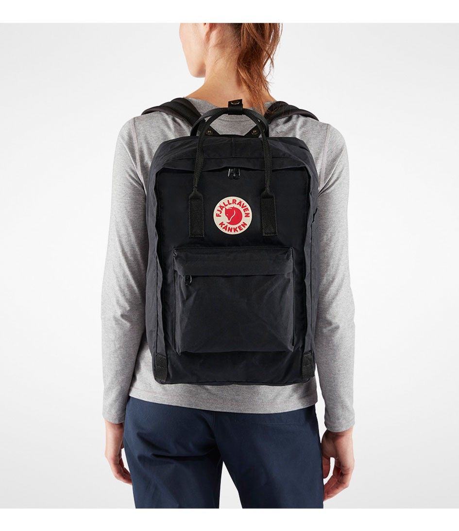 fjallraven-kanken-17-inch-laptop-rugzak-zwart-backpack-27173-model-back