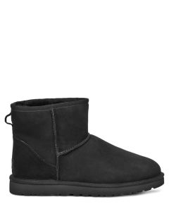 Black 2024 shaggy uggs