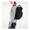 fjallraven-kanken-17-inch-laptop-rugzak-zwart-backpack-27173-model-side